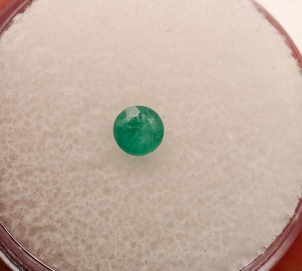 0.30ct Brazilian Emerald Faceted Round Cut Gemstone $30 OBO